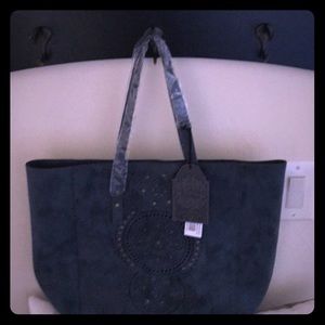 NWT T-shirts &jeans tote 👜